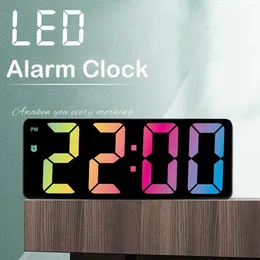 壁の時計カラフルなデジタル目覚まし時計フォントは大型文字電子ベッドサイド表3設定音声制御
