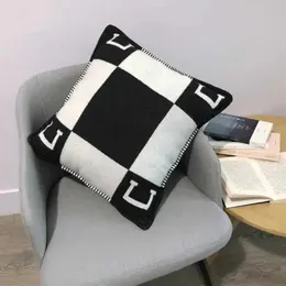 Dekoracyjna poduszka luksusowa poduszka projektantowa z literami h