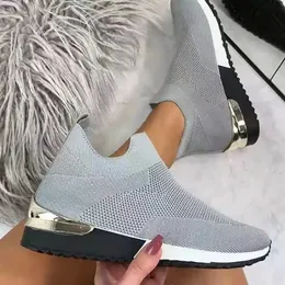 SURET Buty Sock Mesh oddychające platforma Sneakery Modne poślizg na płaskich swobodnych damach wulkanizowane zapatillas Mujer 230725