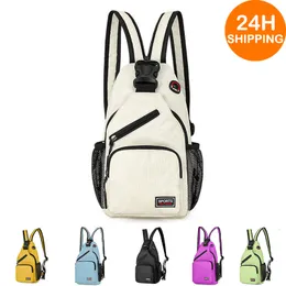 Skolväskor Kvinnor Small ryggsäck Casual Girls Chest Bag med hörlurhål Travel Ryggsäck Multifunktionella ryggsäckar Mochila Mujer 230724