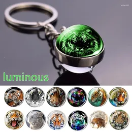 Nyckelringar glöd i den mörka tigern Keychain dubbla sido -glasboll Key Chain Luminous Animal Ring smycken