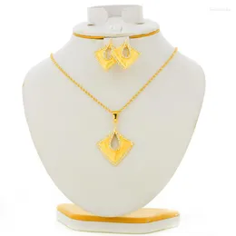 Серьги ожерелья устанавливают Crystal Square Dubai Fashion for Women Stone Pendant Set Set African заявление о невесте ювелирные изделия