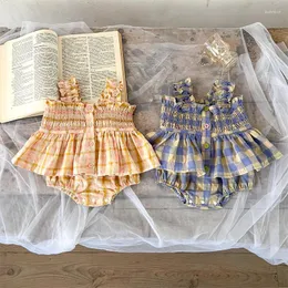 مجموعات الملابس 2pcs/مجموعة Baby Girls Cotton Linen Plaid Plaid Print Shorts Summer Born Stretch Olcyveless Bubble Sling Set مجموعة قصيرة