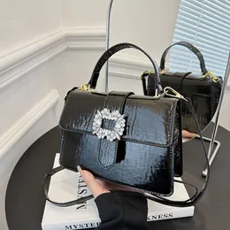 Fabrik Großhandel Damen Umhängetaschen 8 Farben Street Fashion glänzend Lackleder Handtasche süße Strass Umhängetasche Persönlichkeit Frauen Handtaschen 2081#