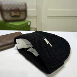 Prezent Scalf czarne czapki designerskie czapki czaszki dla kobiet mężczyzn Jacquard Winter Outdoor Hap głowa ciepłe kaszmirowe czapki dzianinowe