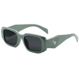 Modedesigner solglasögon klassiska glasögonglasögon utomhus UV400 strandsolglasögon för man kvinna 12 färg valfri triangulär signatur