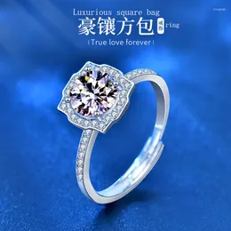 Cluster Rings Moissanite Square Women's Ring S925 Silver Shine Exquisite Simulation Drill Living Mouth Four Claw Diamond