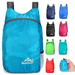 Utomhusväskor 20L Folding Bag Travel Water Repellent förvaring Skin Ryggsäck Herr- och kvinnors Ultra Light Sports