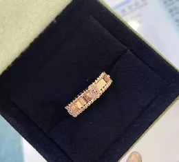 Новое кольцо калейдоскопа самка 18-километрового золота.
