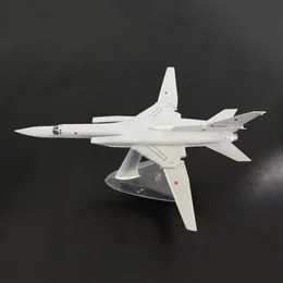 Aircraft Modle 1 200 Skala Rosyjska TU22 TU-22M3 Stopy Bombowca Model Zabawki Zabawki dla dorosłych fanów kolekcjonerskie prezenty 230725