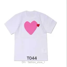 Oyun Tasarımcı Erkek Tişörtleri CDG Markası Küçük Kırmızı Kalp Rozeti Gündelik Top Polo Gömlek Giyim Yüksek Kaliteli Toptan Ucuz Aşk 4 BZ0T