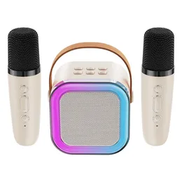 Microfones Mini Outdoor Karaoke Bluetooth Högtalare Portable med trådlöst mikrofonkort Subwoofer Hög volym Barngåva 230725