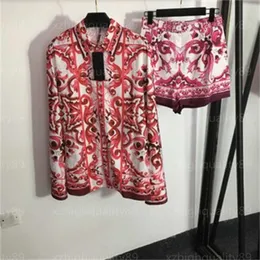 Kvinnor Tvåbitar byxor Designerkläder Skjorta Set Vintage Floral Red Print Long Sleeve Shirts Lapel Button Cardigan Top midjeband Shorts Women Pant Tops Suits