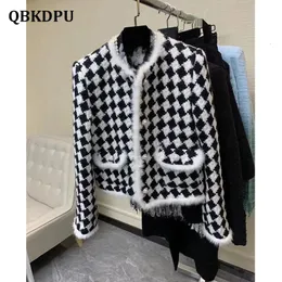 Damen Jacken Koreanische Mode Plaid Gespleißt Pelz Tweed Jacke Frauen Vintage Dicke Baumwolle Liner Warme Herbst Winter Mantel Elegante Luxus chaquetas 230726