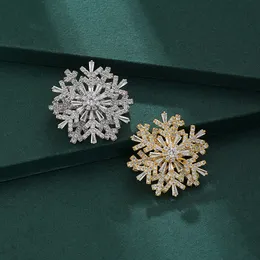 Stift brosches charms roterbar spinner kubik zirkonstift snöflinga broscher för kvinnor bröllop smycken julklappar 230725