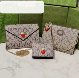 Designer väskor jordgubbkvinnor kort plånbok lyx varumärke bokstav tryck spänne klaff koppling väskor blixtlås med multi kort noll plånbok mynt purses shouder väskor totes