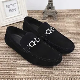 Herrskor feragamos casual läderskor affärer läder bönor high end mångsidiga loafers metall spänne slip-on sko skor för män klänningskor