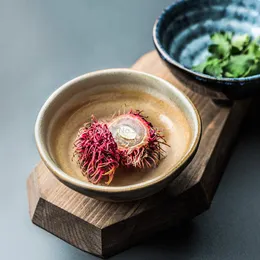 Tallrikar japansk stil kreativ blomma -formad keramisk liten smak hushålls kruka vinäger sojasås tallrik grönsaksrätter