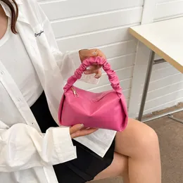 Kvällspåsar Kvinnor Pillow Shoulder Bag Luxury Designer Mini Square Bag Hobo Bucket Handväska PU LÄDER Pink Small Lipstick Purse Summer 230727