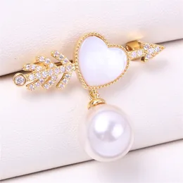 Pins broszki DIY Pearl Brooch Brooch Corsage Akcesoria z pustą miedzianą Złotą Micro Shell Cupid Love 230727