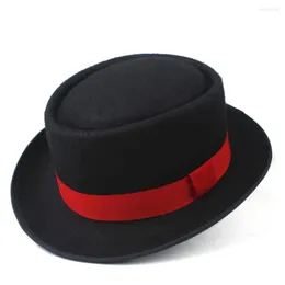 Beralar Unisex Erkek Kırmızı Şerit Caz Yünlü Düz Fedora Boyutu ile Kadın Domuz Pasta Şapkası 58cm