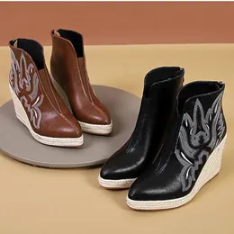 Buty Wysokiej jakości ręcznie robione buty do kostek słomkowe buty w klinach botki kobiety spiczaste palce platformowe buty jesienne buty zimowe rozmiar 42 230727