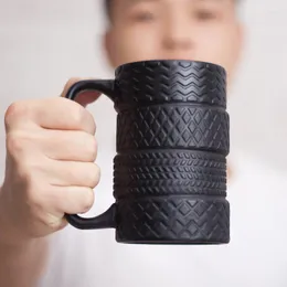 Muggar 400 ml 12,5 x8 cm Creative Black Tire Stora kapacitet Keramik Special Mark Wheel Cup Travel Coffee Mugg med handgrepp