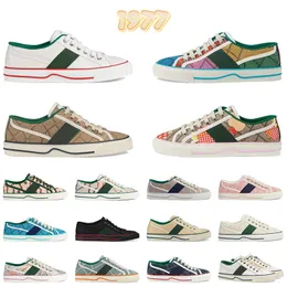 Tennis 1977 Fashion Men Women Shoes Luxurys Designers Mens Shoe Italy Green and Red Web Stripe Rubber Sole Stretch Cotton Low Top Casual Fashion Sneakers