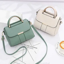 럭셔리 핸드백 디자이너 플랩 크로스 바디 백을위한 2021 새로운 패션 단순한 고품질 고품질 소프트 가죽 한국 어깨 가방