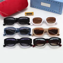 Дизайнерские солнцезащитные очки Классические очки Goggle Outdoor Beach Sunglasses для мужчины -женщина смешайте цвет. Дополнительные большие буквы Оптовые солнцезащитные очки для маленьких кадров с корпусом