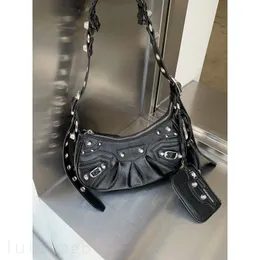 Shopping designer väska liten lyx Borse le cagole pochette resande skyddande mode klassisk chic pläterad silverdelar lyxhandväska för kvinnor c23