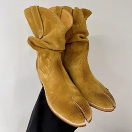 Tabi Western Ankle Boots 뾰족한 발가락 청크 블록 힐 5.5cm 패션 부츠 여성 고급 디자이너 드레스 파티 신발 공장 신발 크기 35-40