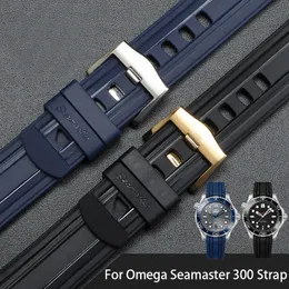 Titta på band högkvalitativ dykning Fluorous Rubber Silicone Watch Band Belt Fit For Omeg-A Seamaste-R 300 Black Blue Soft Strap 20/22mm 230728