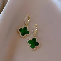 كلاسيكيات أوجه الأركان Dangle Jewelry 4/Four Leaf Clover أقراط 18 كيلو بايت مقاطع فاخرة مطلية بالذهب للنساء هدية الحفلات