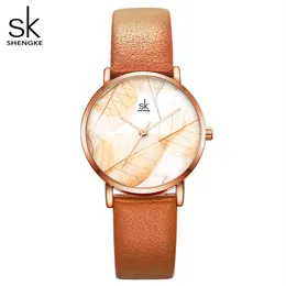 Shengke Nya kvinnor tittar på kreativa blad Dial Bright Leather Strap Quartz Clock Fashion Casul Ladies Wristwatch Montre Femme2830