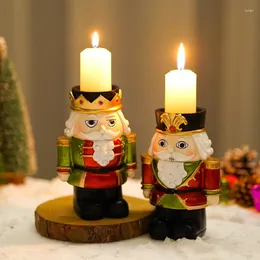 キャンドルホルダークリスマスくるみ割り人形ソリダーキャンドルスティックティアルグラグホームリビングルームバー装飾品ホルダーミニチュア図形