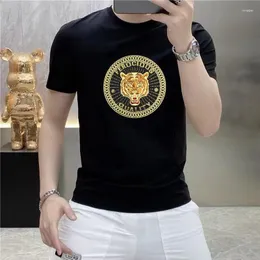 T-shirt T-Shirts T-shirt 2023 Ropa Hombre Spersonalizowany trend Wiercenie męskie moda błyszczące diamenty z krótkim rękawem ubranie