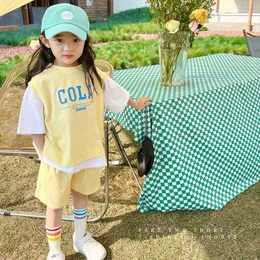 衣料品セットガールサマーカジュアルTシャツスーツ韓国スタイルの赤ちゃんの若者10代の女の子半袖コントラストカラー2PCS衣服230728
