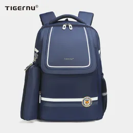 أكياس مدرسية Tigernu Teenager Schoolbags Boys Girls Build Wight Backpack مع حقيبة قلم رصاص منفصلة حقيبة اليومية الكتب الطالب Mochila 230729