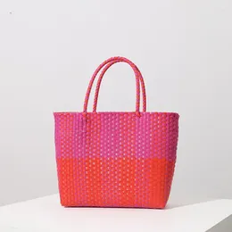 Kvällspåsar Portable Plastic Hand-Woven Bag Kvinnors All-Match storkapacitet Square Hand fritid Shopping Vegetabilisk korg