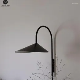 Vägglampa tyska ferm levande arum sängblad bladformad lampskärm minimalistisk nordisk konstdesigner belysning fixtur