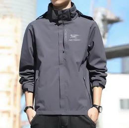 Giacca da uomo con cappuccio giacche antivento e impermeabili cappotto di protezione solare di marca di lusso giacca sportiva casual da esterno con cappuccio 8520