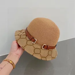 Masowe czapki wiadra dla męskiej marki damskiej marki brązowej słomy caps unisex luksusowe swobodne modne modne litery Sunhats Flat Cap 57 cm