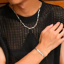 Halsbandörhängen Set Flat Cross Snake Chains Halsband och armband för män Trendiga Simple Chain Choker 2023 Fashion Jewelry Accessories