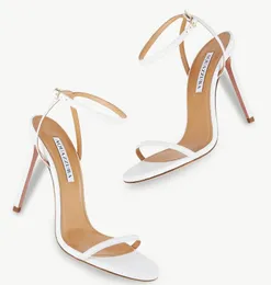 الصيف الفاخر Aquazzura Olie Sandals أحذية براءة اختراع جلدية مزين بالذهب الأسود العالي الكعوب Renecaovilla الزفاف فستان الزفاف