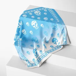 Schals 2023 Gradienten Schädel Druck Quadrat Schal Frauen Bandana Haarband Dame Kopf Wraps Weibliche Schal Mode Halstuch