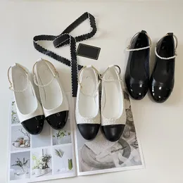 Paris lüks tasarımcı düz ayakkabılar düşük topuklu kadınlar marka kapitone orijinal deri bale ayakkabıları yuvarlak kafa kadın elbise ayakkabıları 2C kanal kadın moda düğün ayakkabıları