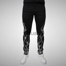 Męskie dżinsy 2021 Męskie czarne czarne dżinsy chude szczupły fit gorące wiertło punkowe motocyklowe motocyklowe spodnie Man Rhinestone Hole Denim Pants J230728