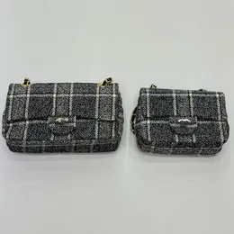 Klassisk två storlek kvinnor klaff crossbody designer väska tweed quiltad lyxhandväska vintage mynt handväska multi pocket trendkort hållare utomhus mångsidighetskoppling 17 25 cm