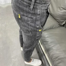 Pantaloni da uomo Estate Luxury Coreano Stretch Grigio Pantaloni ultra sottili da uomo Classic Street Abbigliamento Casual Designer Denim Boyfriend Jeans Z230801